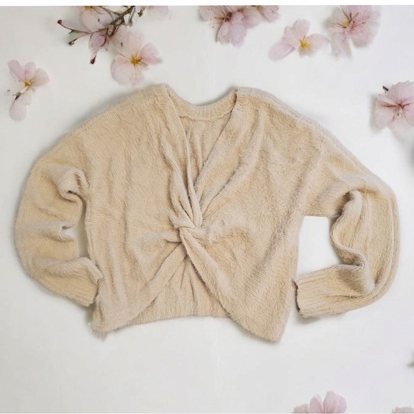 Hollister‎ Cozy Twist-Front Cropped Sweater in Beige Women's XS - Picture 2 of 10